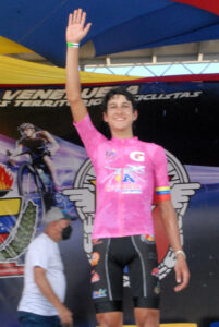 Julio Tabares, líder joven